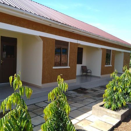 Kalalo Cottage Inn Pakwach Ngoại thất bức ảnh