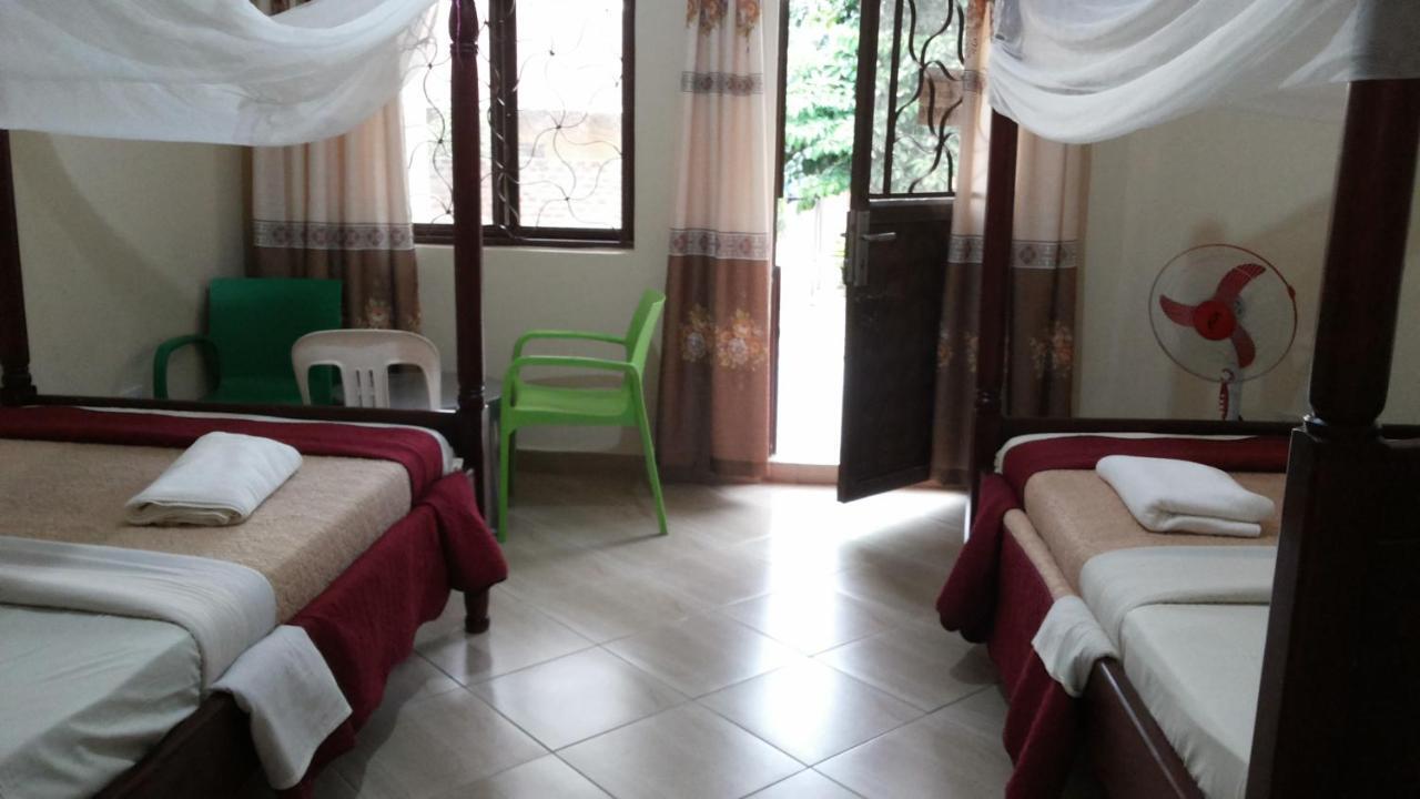 Kalalo Cottage Inn Pakwach Ngoại thất bức ảnh