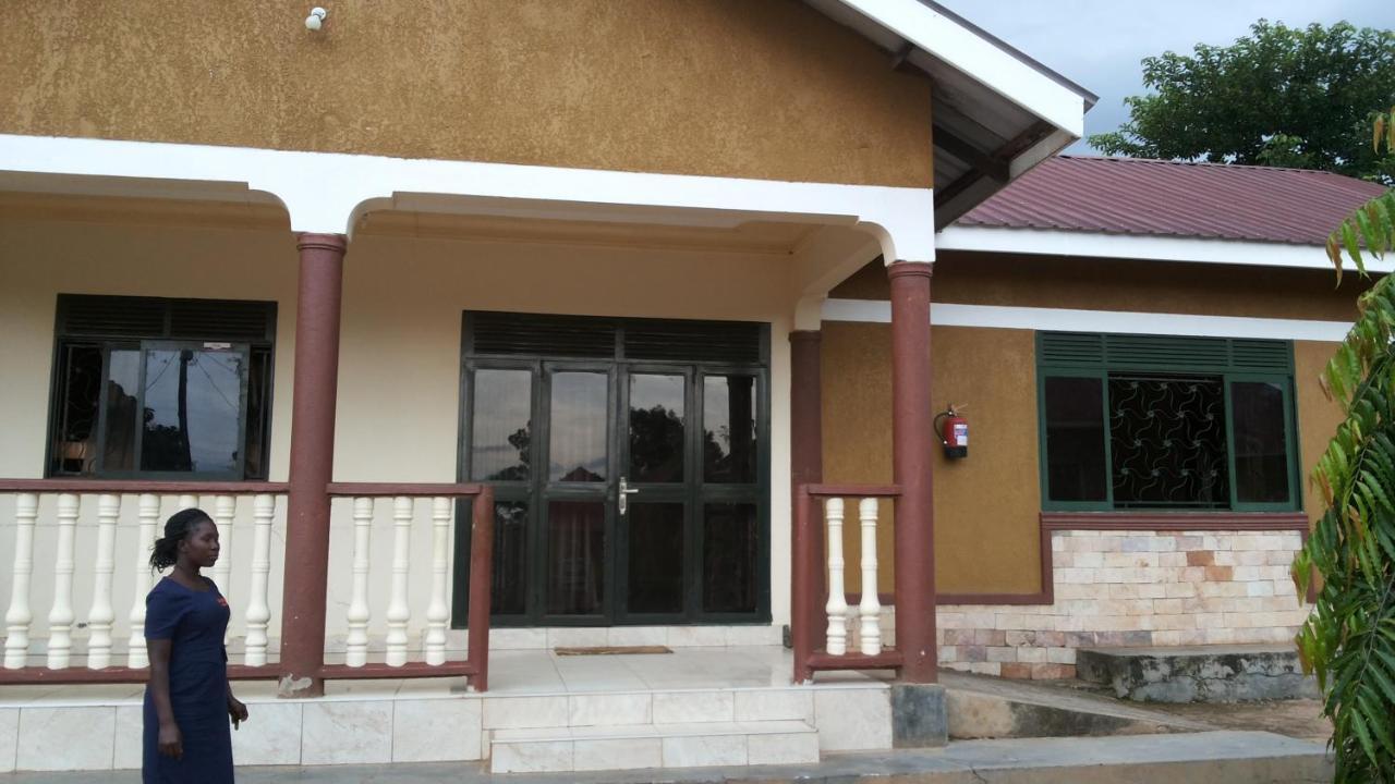 Kalalo Cottage Inn Pakwach Ngoại thất bức ảnh