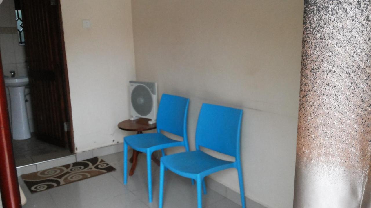 Kalalo Cottage Inn Pakwach Ngoại thất bức ảnh