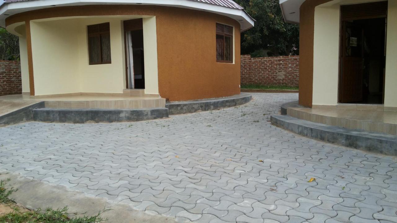 Kalalo Cottage Inn Pakwach Ngoại thất bức ảnh