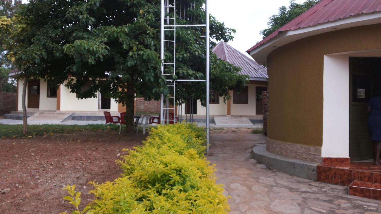 Kalalo Cottage Inn Pakwach Ngoại thất bức ảnh