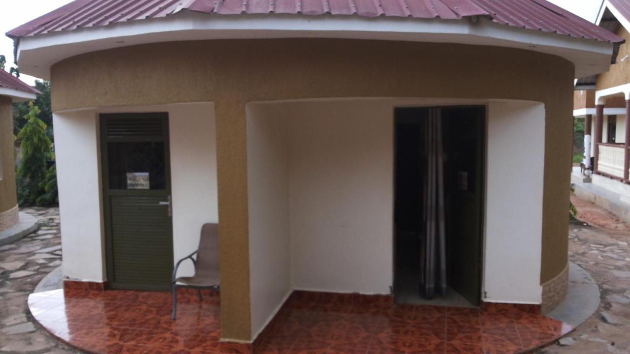 Kalalo Cottage Inn Pakwach Ngoại thất bức ảnh