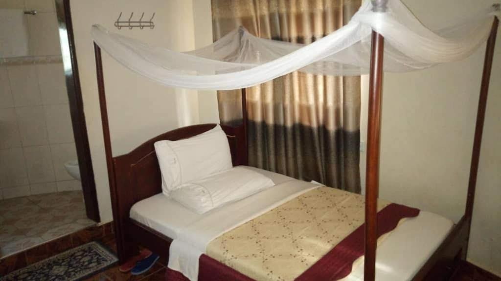 Kalalo Cottage Inn Pakwach Ngoại thất bức ảnh